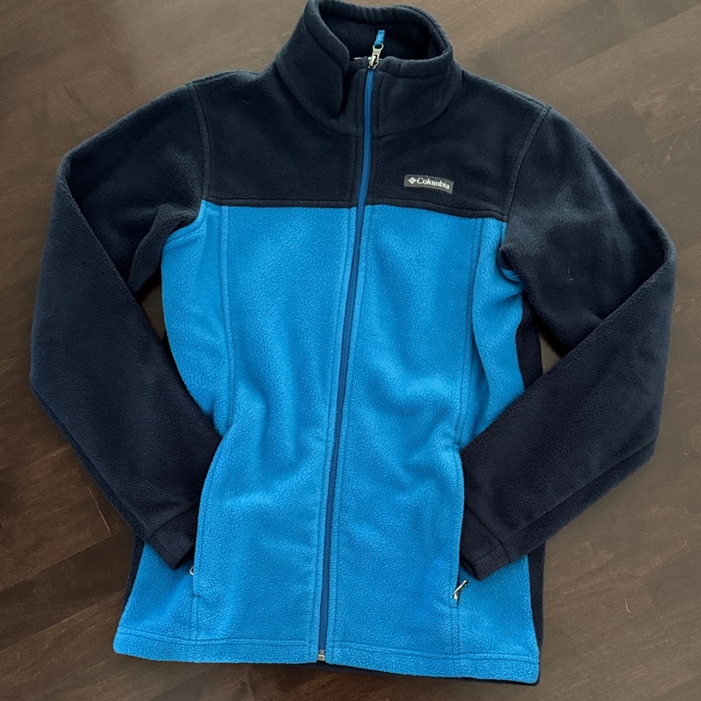 Columbia Two-Tone Blue and Navy Fleece Jacket